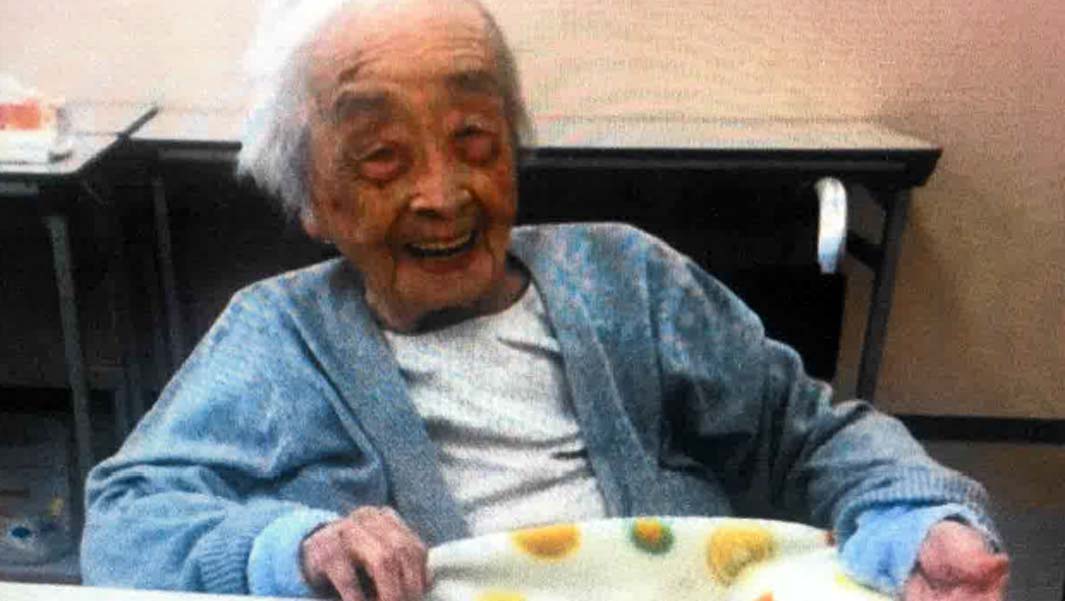 117岁的Chiyo Miyako在去世前正式成为在世最长寿老人