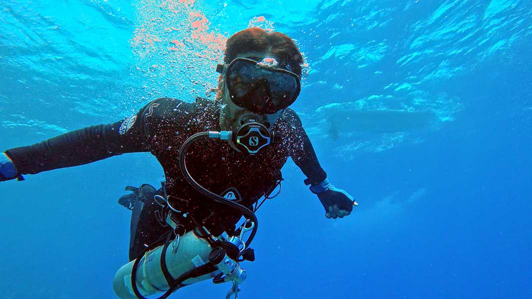 残疾超人刷新10公里水肺潜水速度最快世界纪录