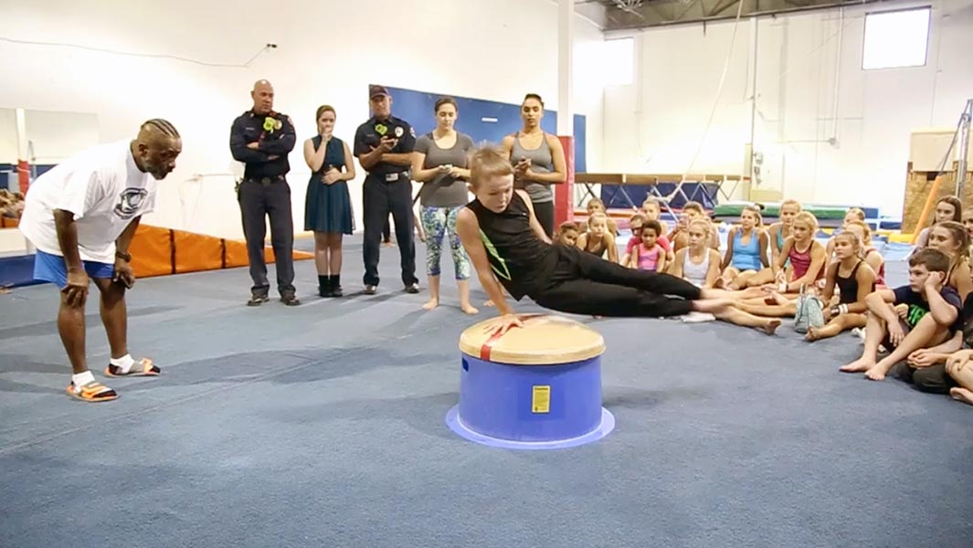 十岁男童打破体操世界纪录表示“超开心”