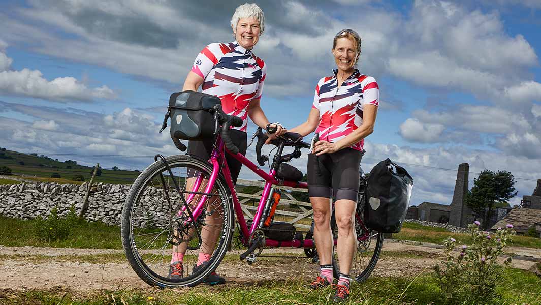两位“乘风破浪的姐姐”完成双人自行车环游世界之旅